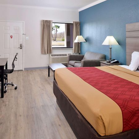 Econo Lodge Inn & Suites Port Arthur Near Sabine Pass Buitenkant foto