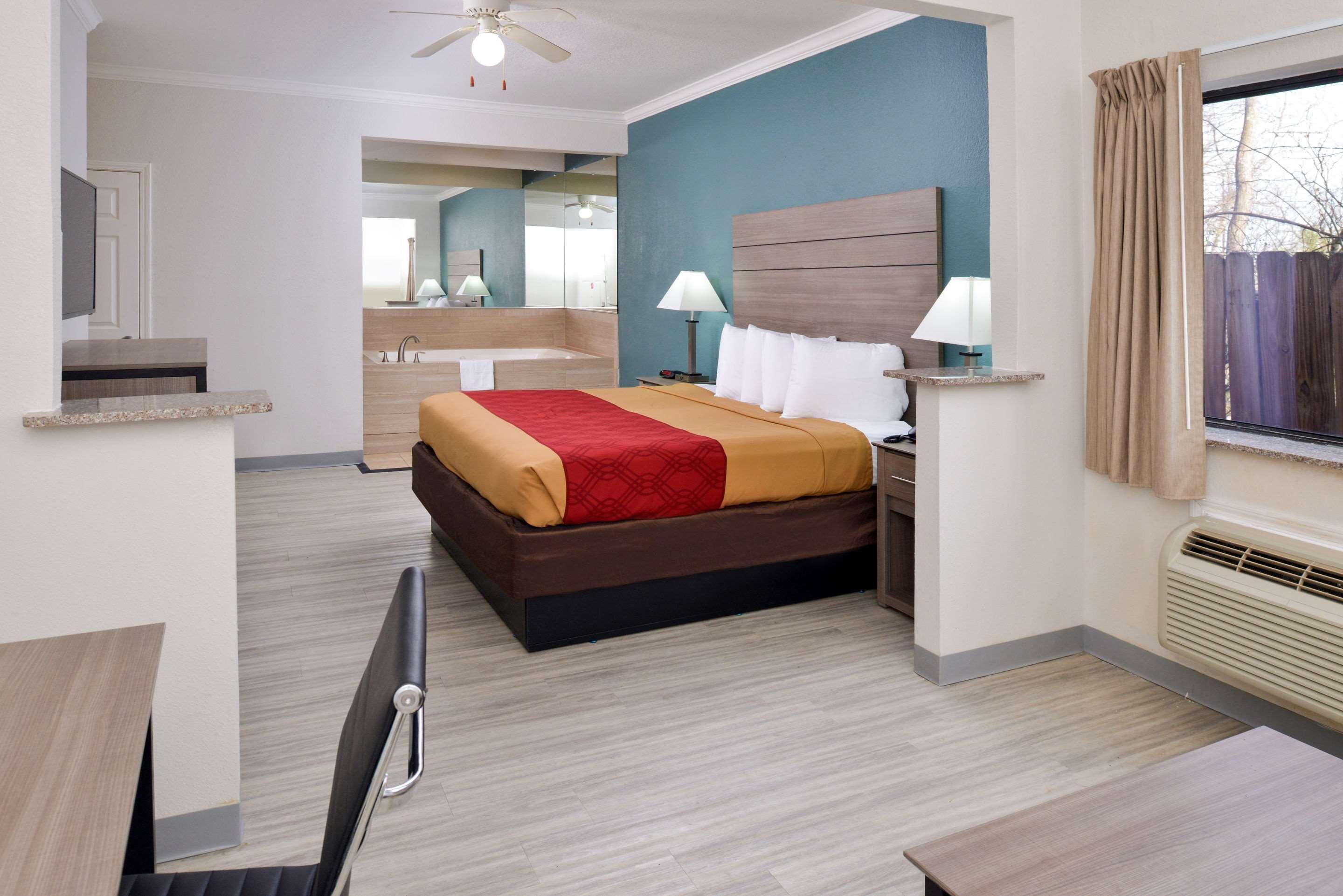 Econo Lodge Inn & Suites Port Arthur Near Sabine Pass Buitenkant foto