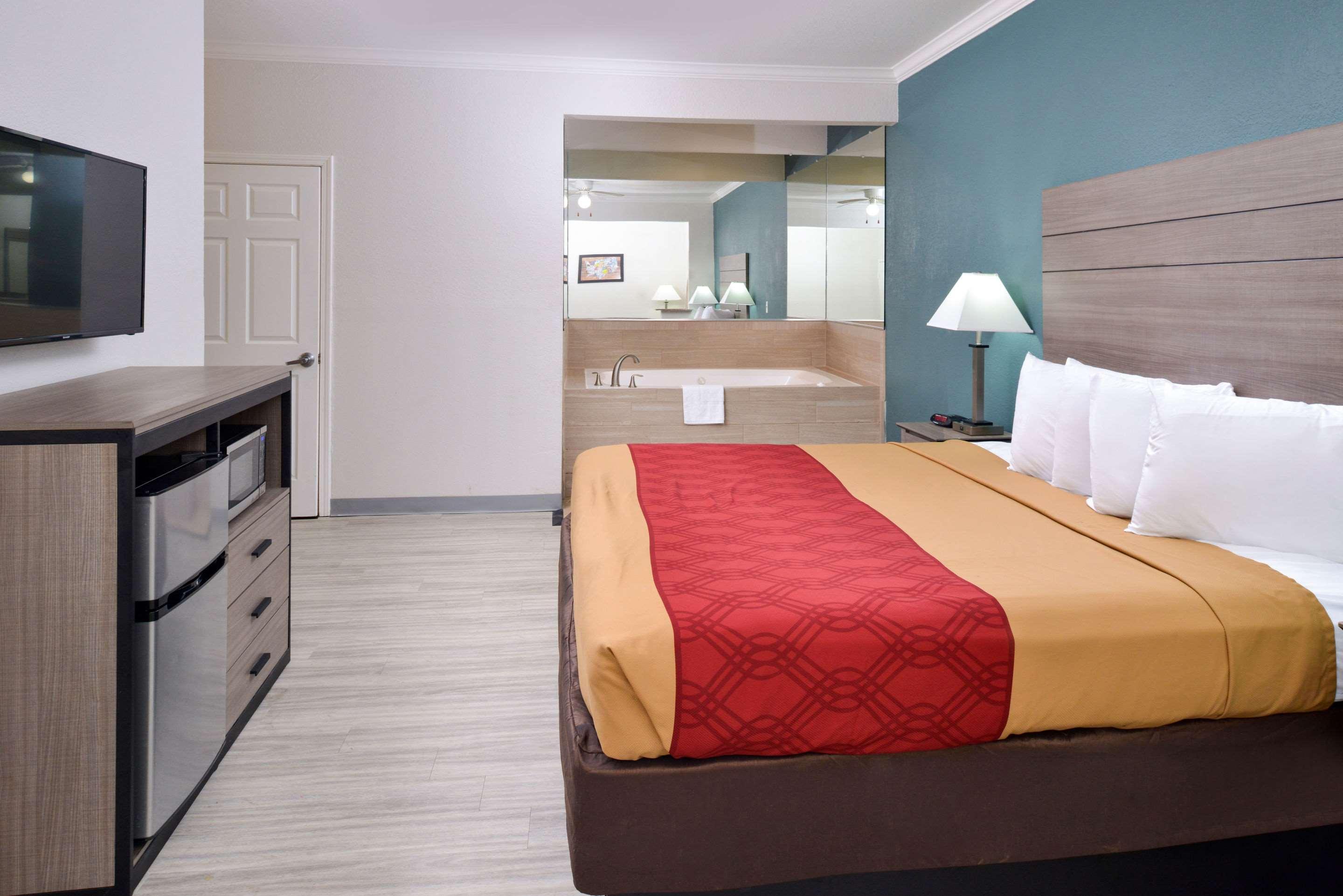 Econo Lodge Inn & Suites Port Arthur Near Sabine Pass Buitenkant foto