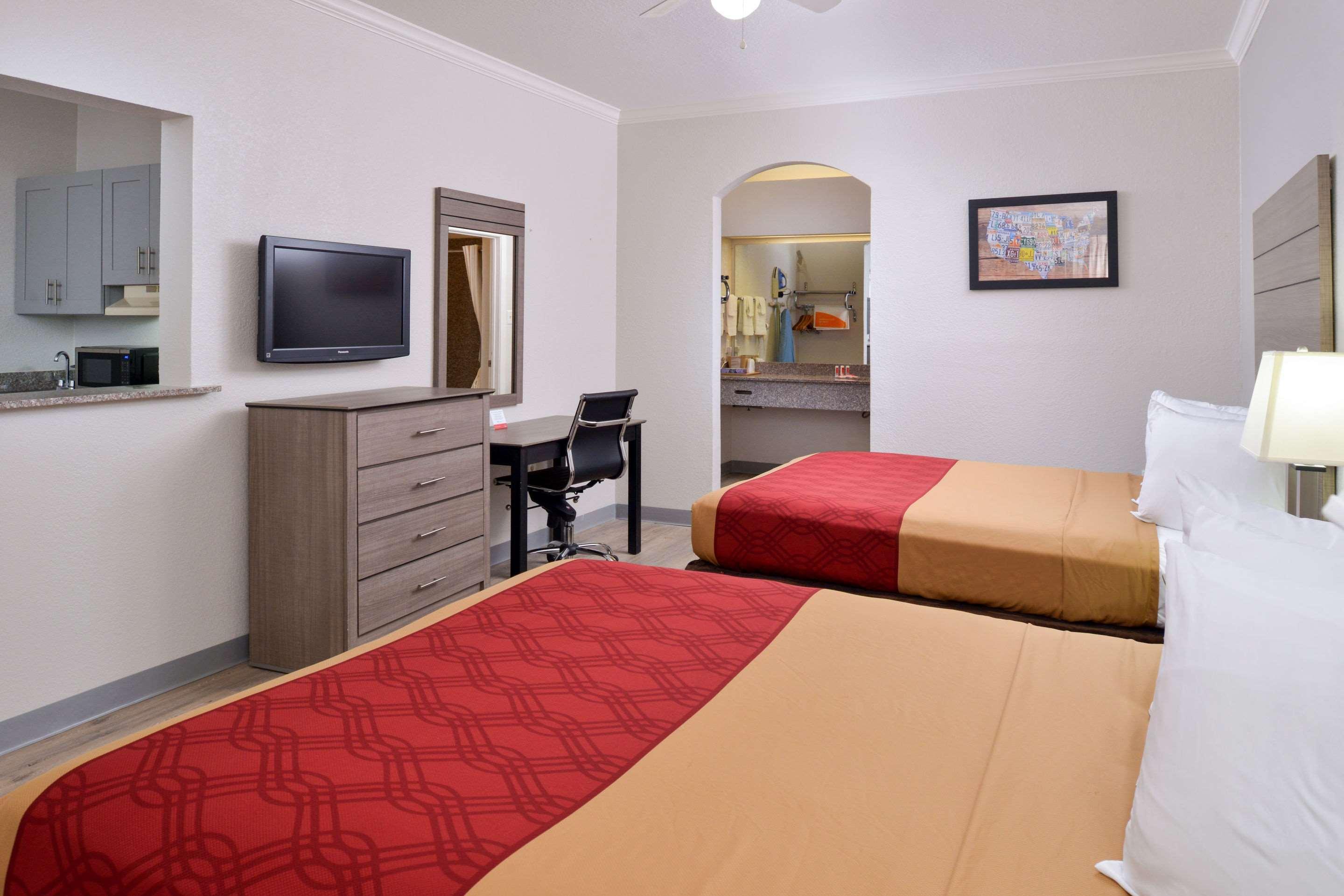 Econo Lodge Inn & Suites Port Arthur Near Sabine Pass Buitenkant foto