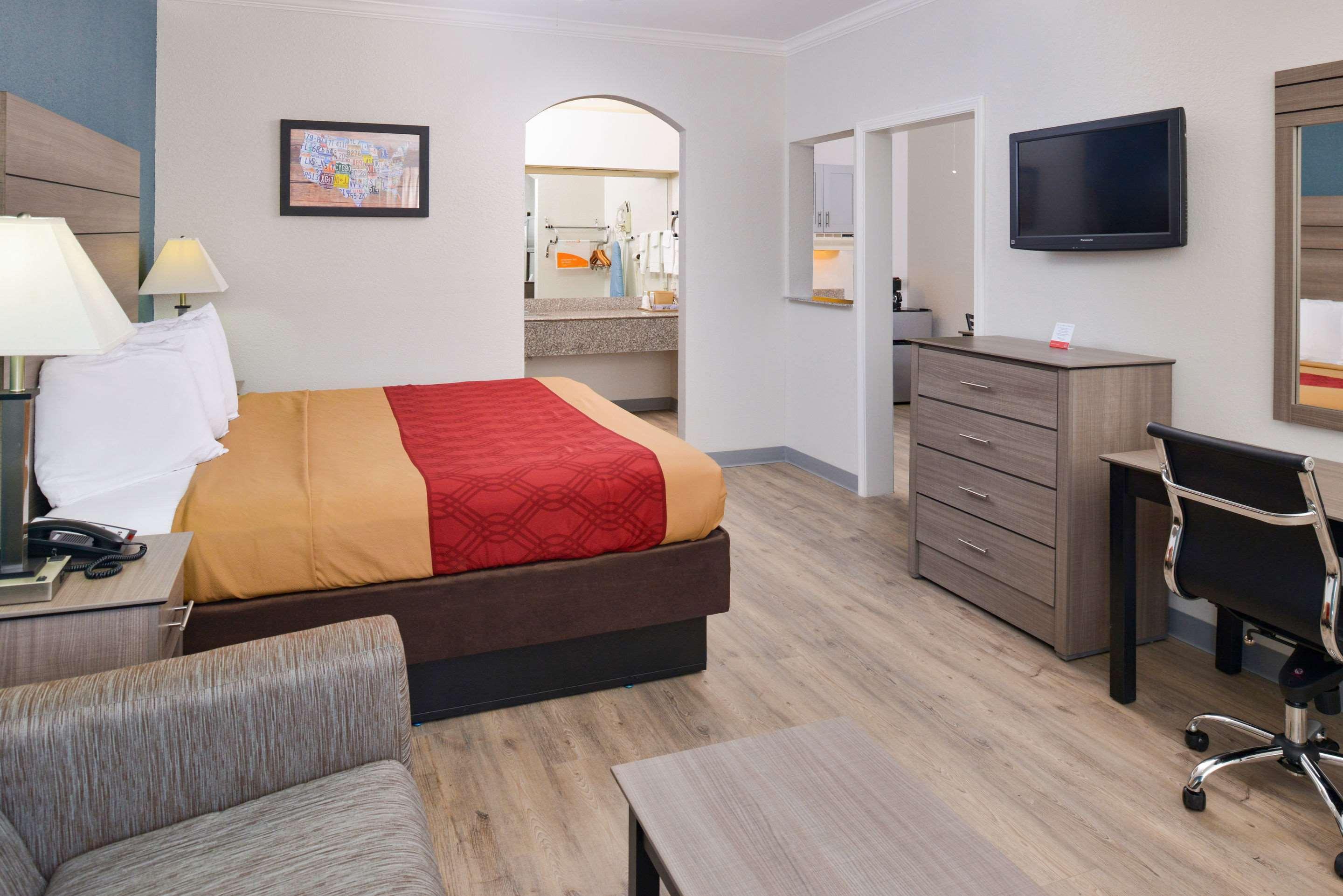 Econo Lodge Inn & Suites Port Arthur Near Sabine Pass Buitenkant foto