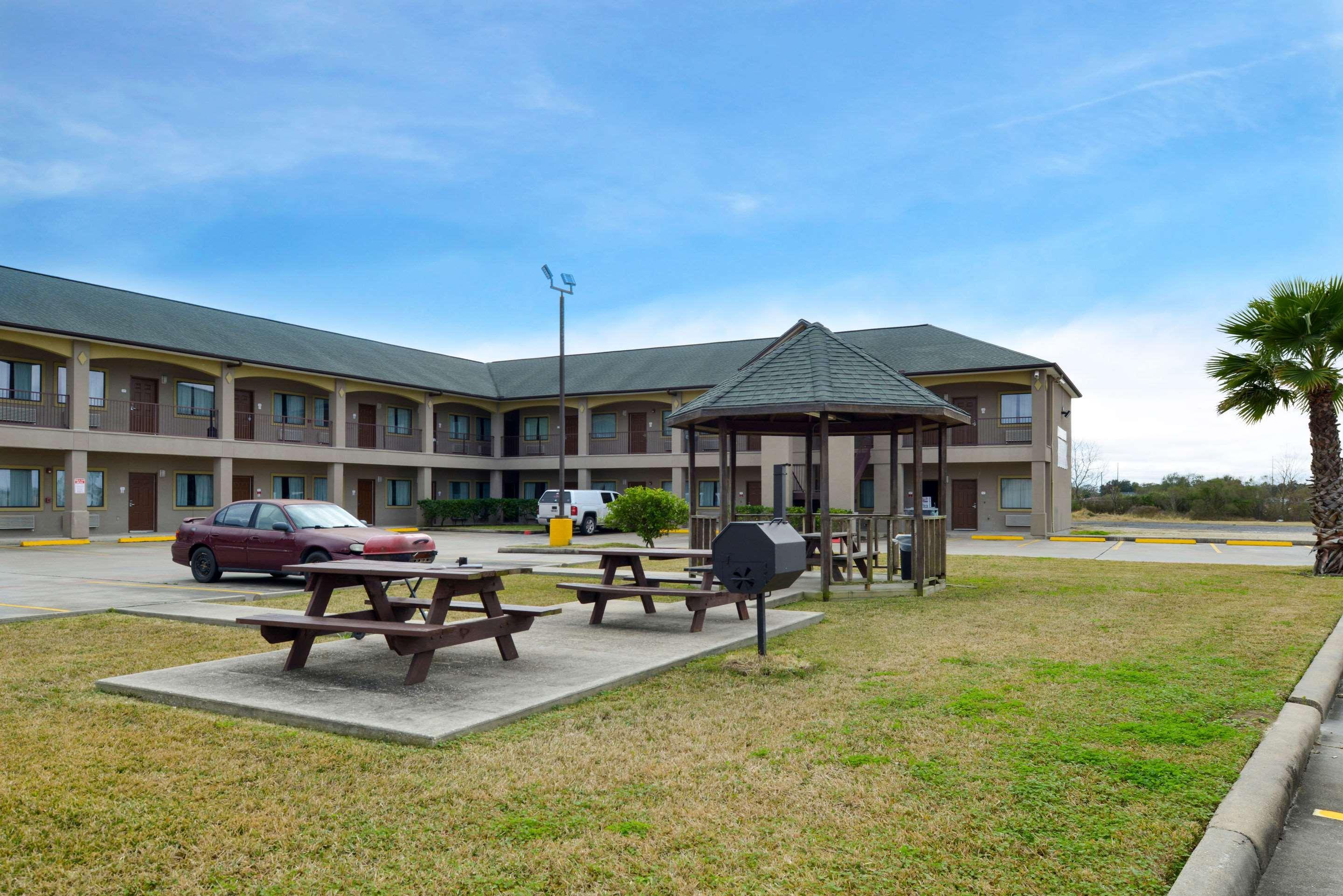 Econo Lodge Inn & Suites Port Arthur Near Sabine Pass Buitenkant foto
